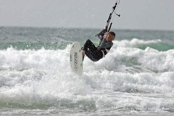 kite surfing