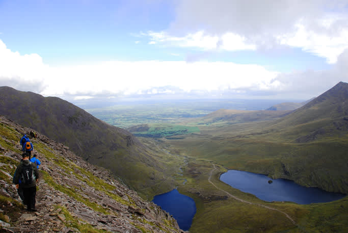 Kerry_Macgillycuddy_s_Reeks_peak