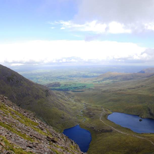 Kerry_Macgillycuddy_s_Reeks_peak